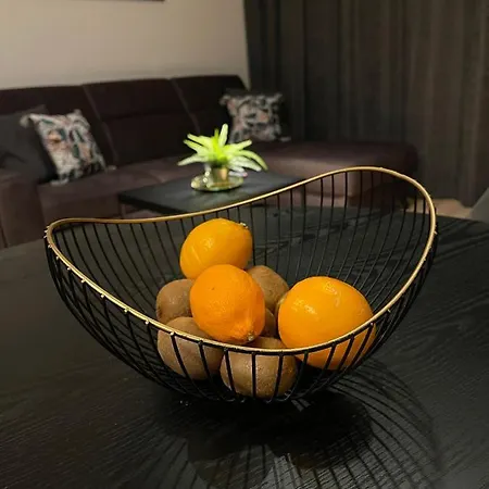 Golden Garden Tuwima Street * לודז'